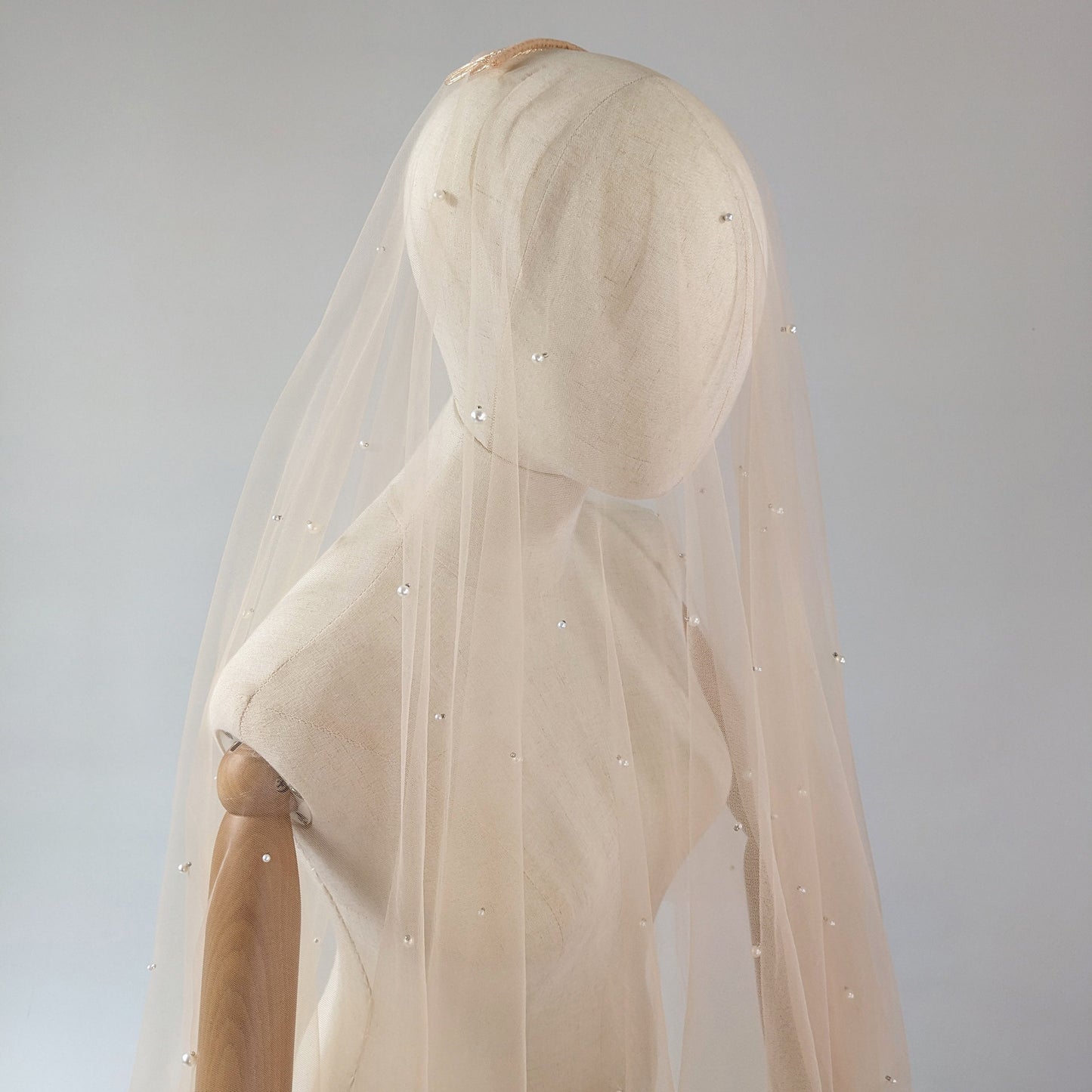 Dark Champagne Irregular Pearl Blusher Veil