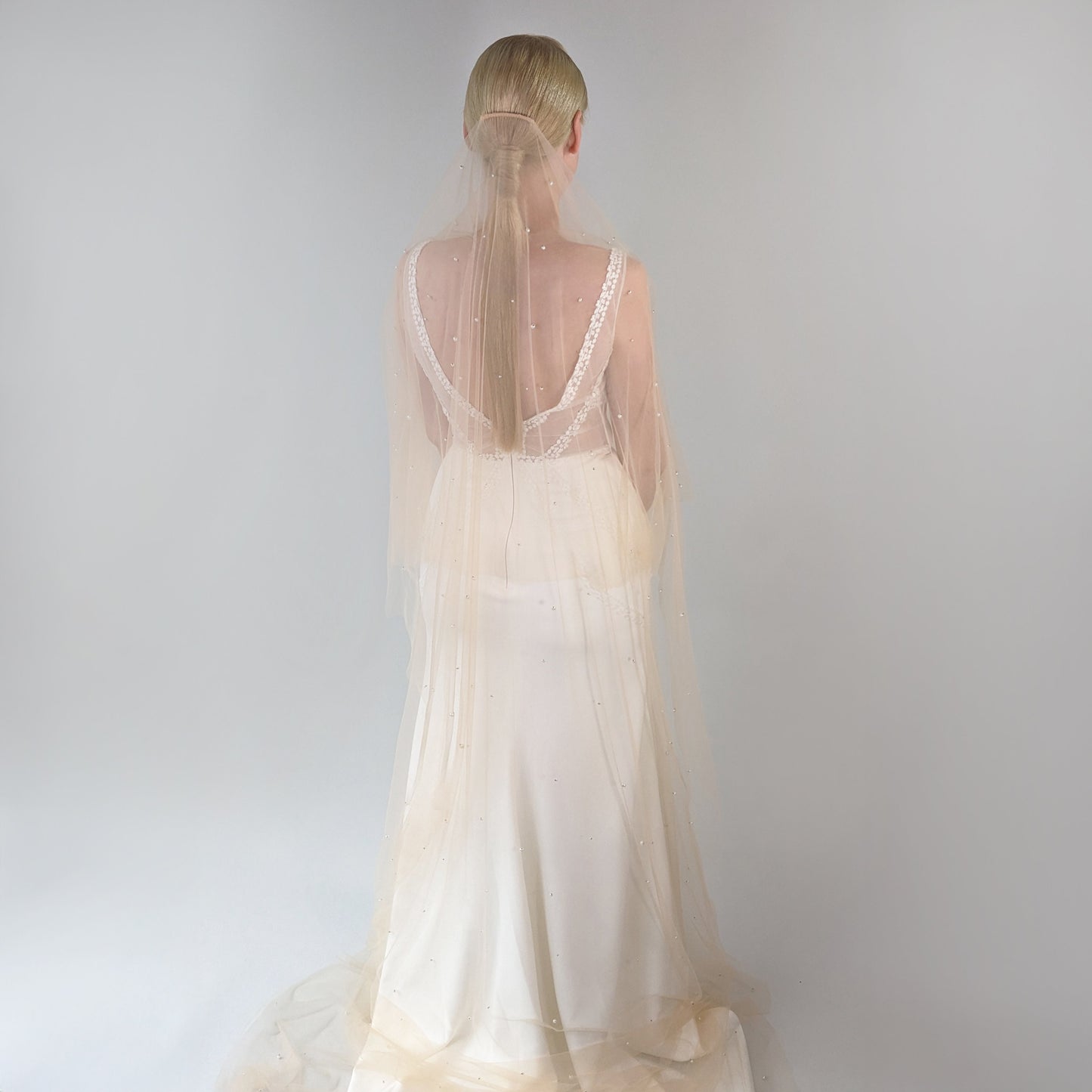 Dark Champagne Irregular Pearl Blusher Veil