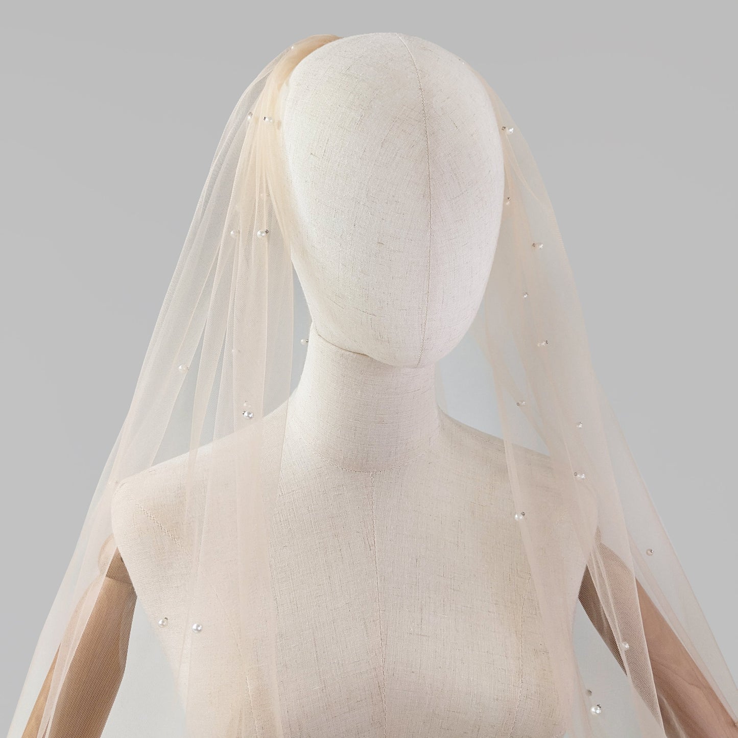 Dark Champagne Pearl Veil