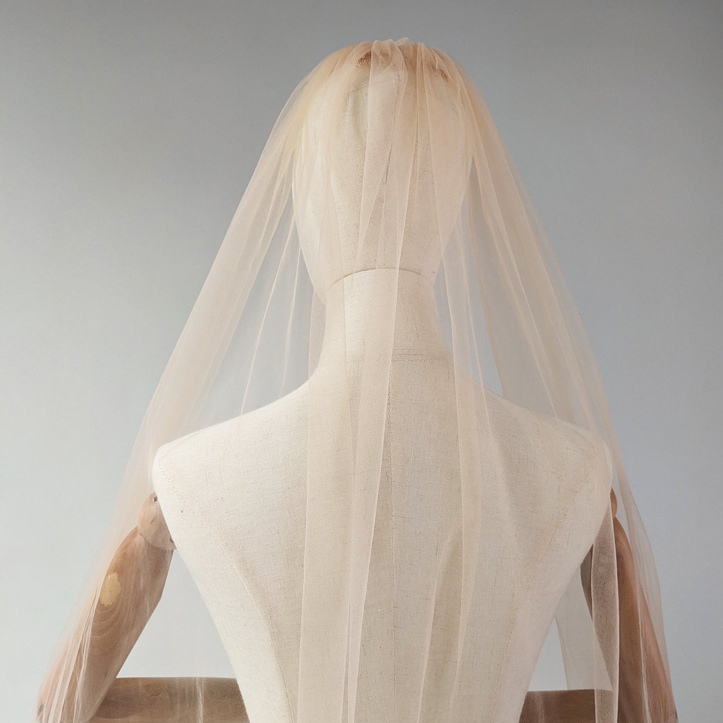 Dark Champagne Veil