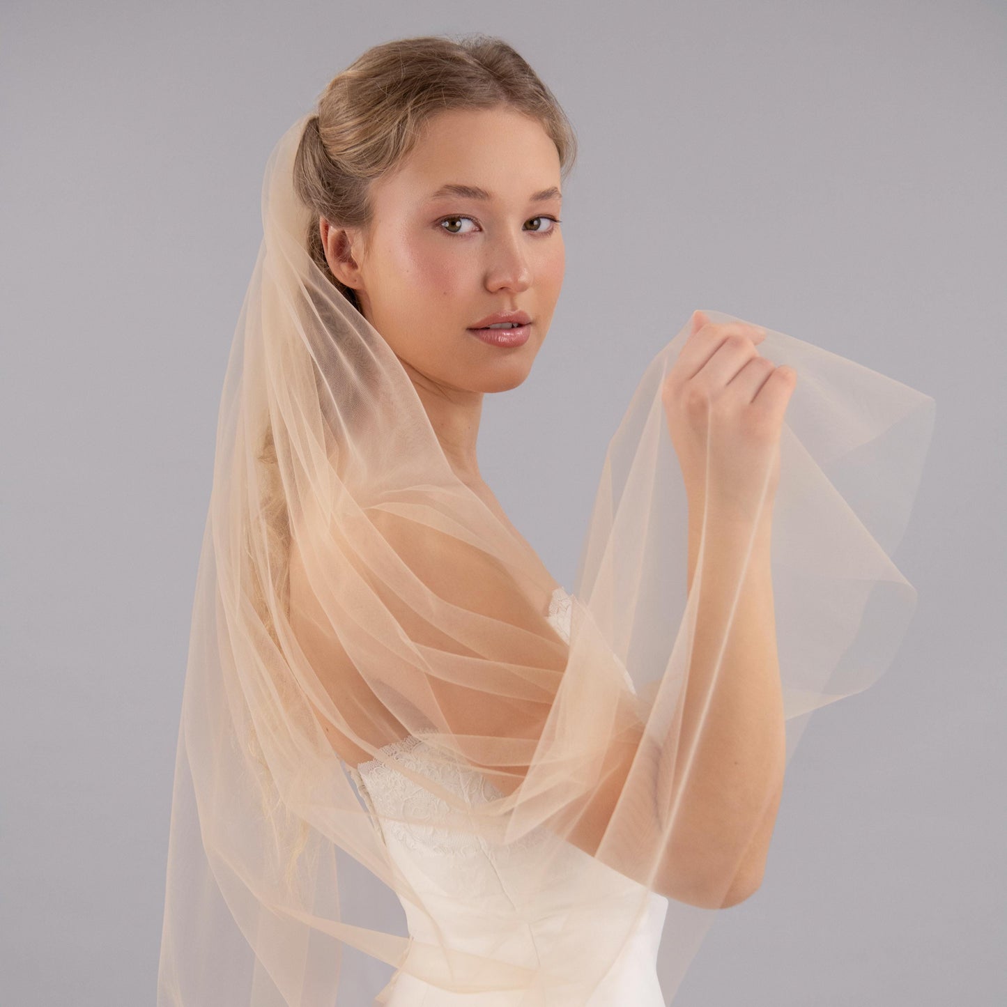 Dark Champagne Veil