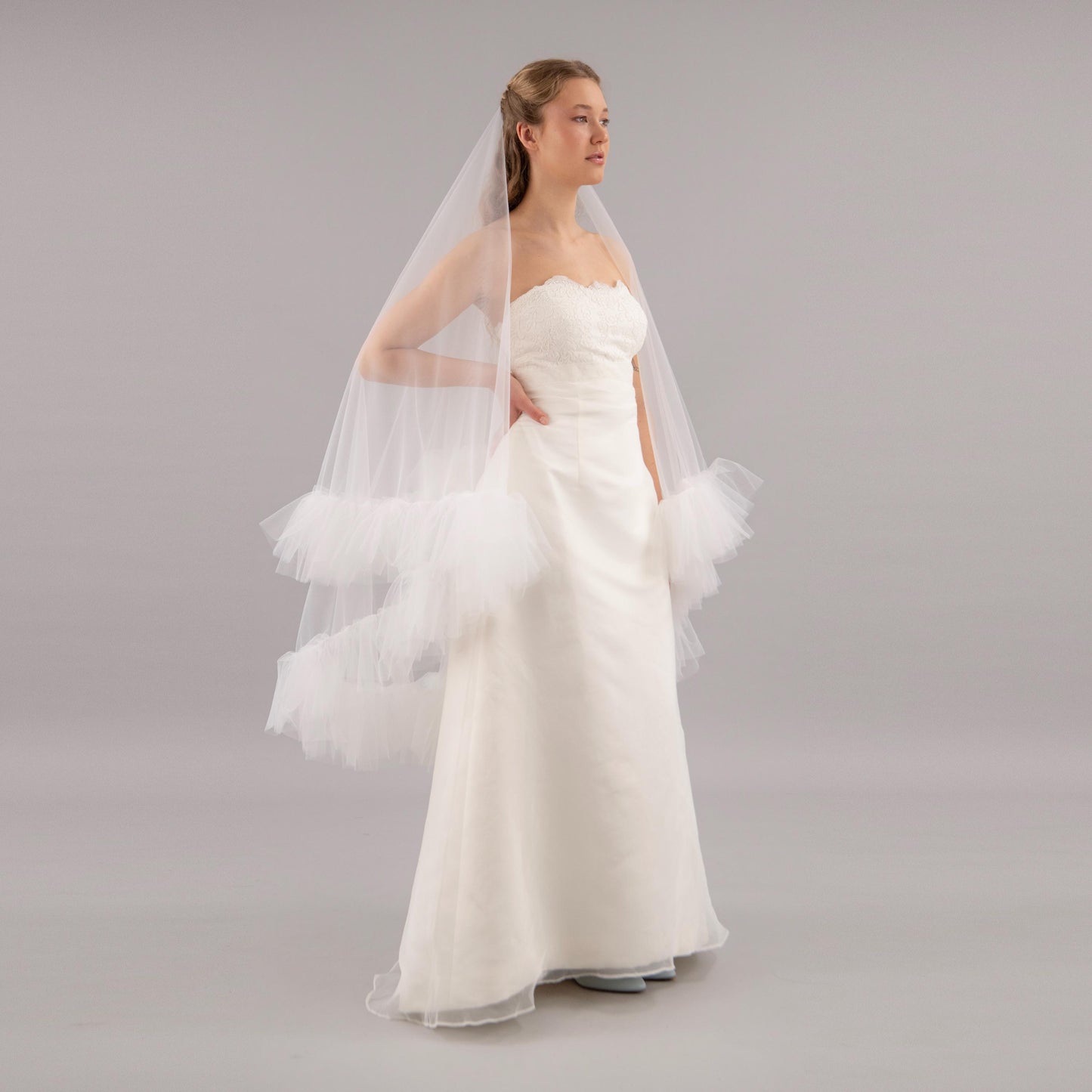 Ivory Ruffle Veil
