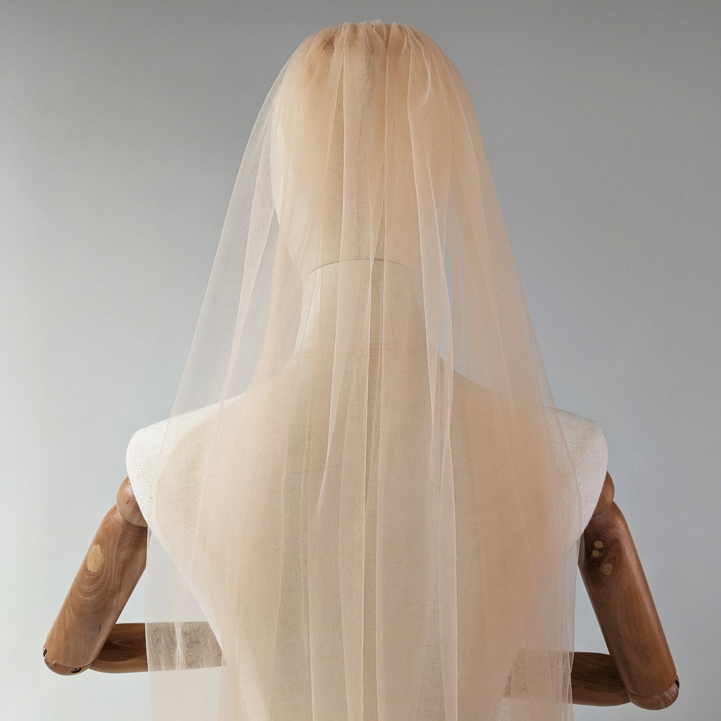 Dark Champagne Veil