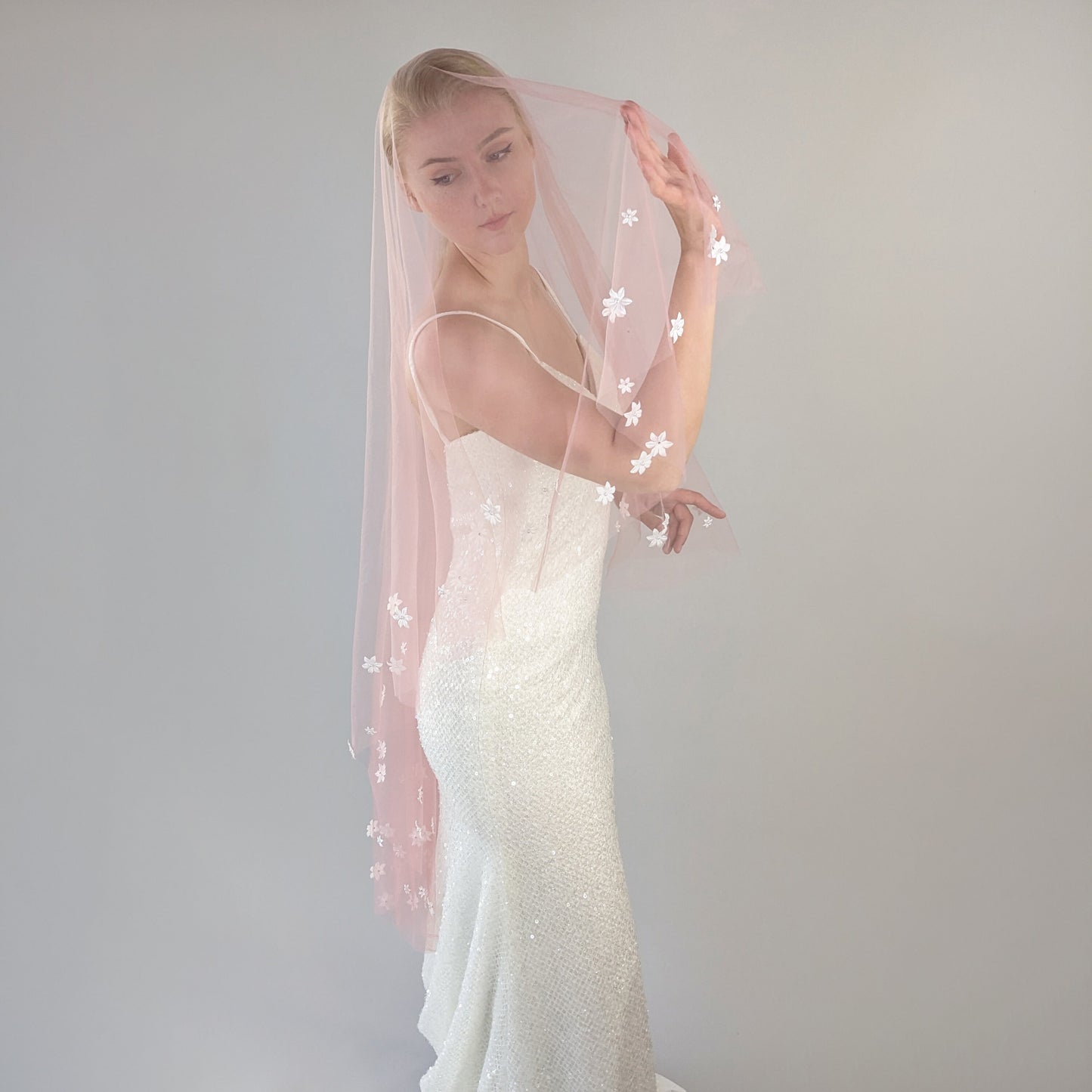Blush Pink 3D Flower Edge Blusher Veil