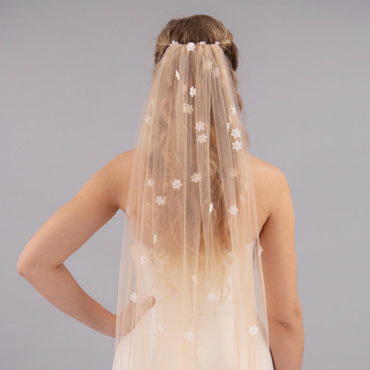 Dark Champagne Cascading 3D Flower Veil