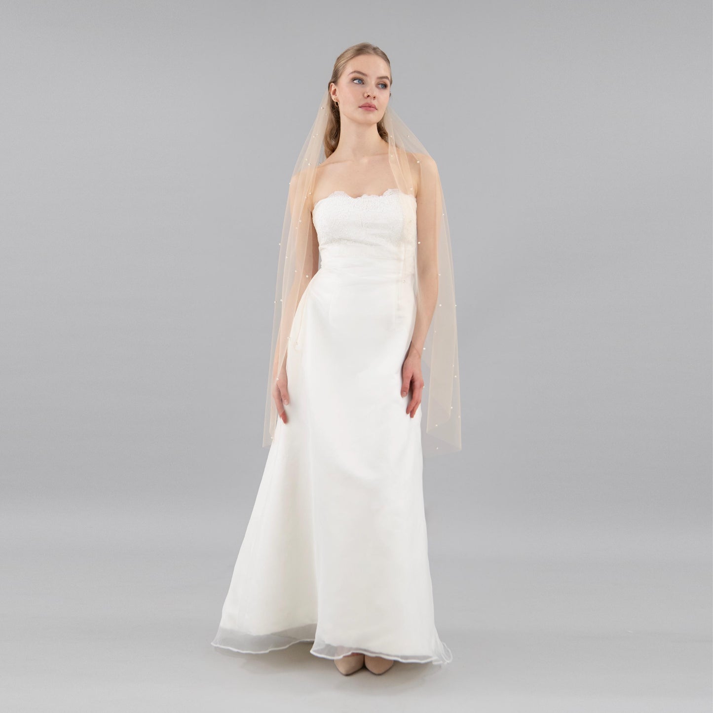 Dark Champagne Pearl Veil