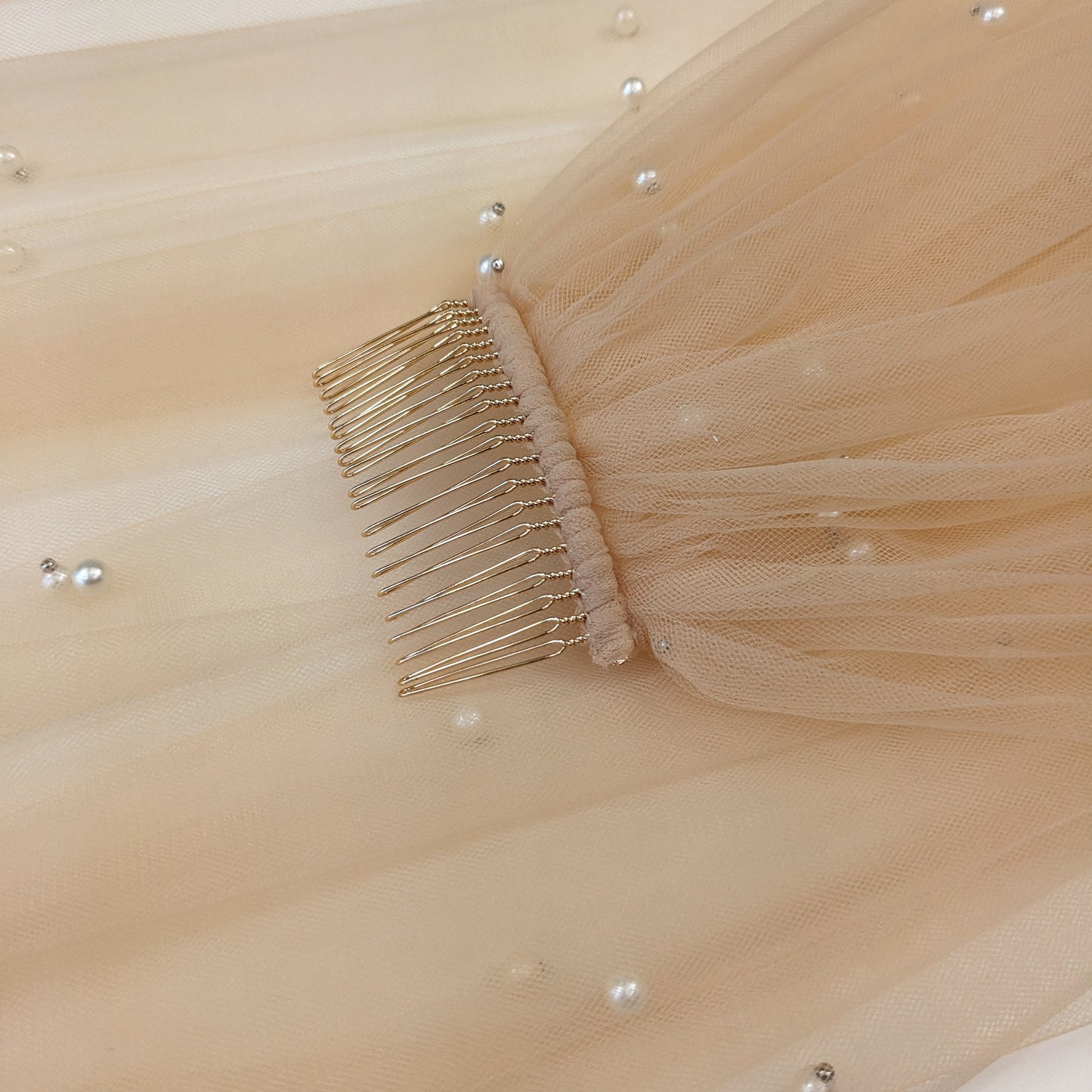 Dark Champagne Pearl Veil