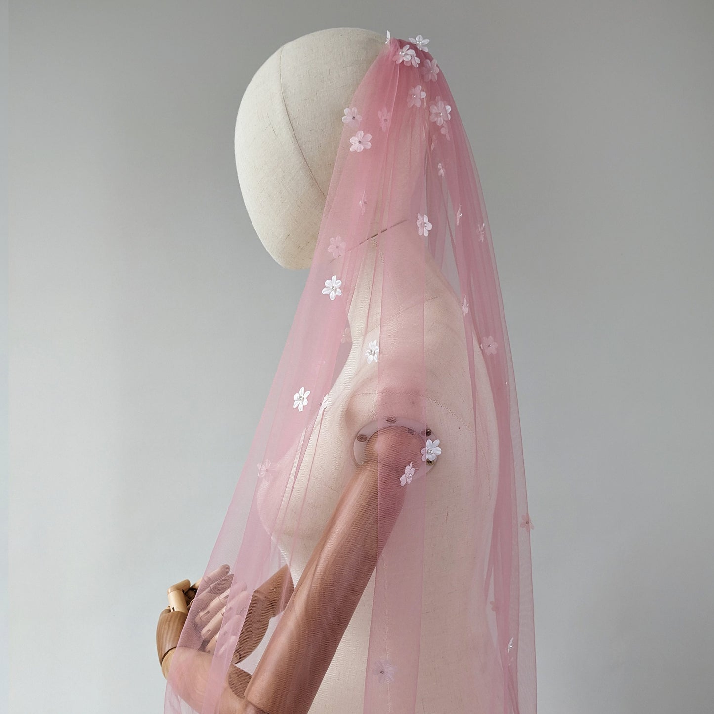 Dusty Pink Cascading 3D Flower Veil