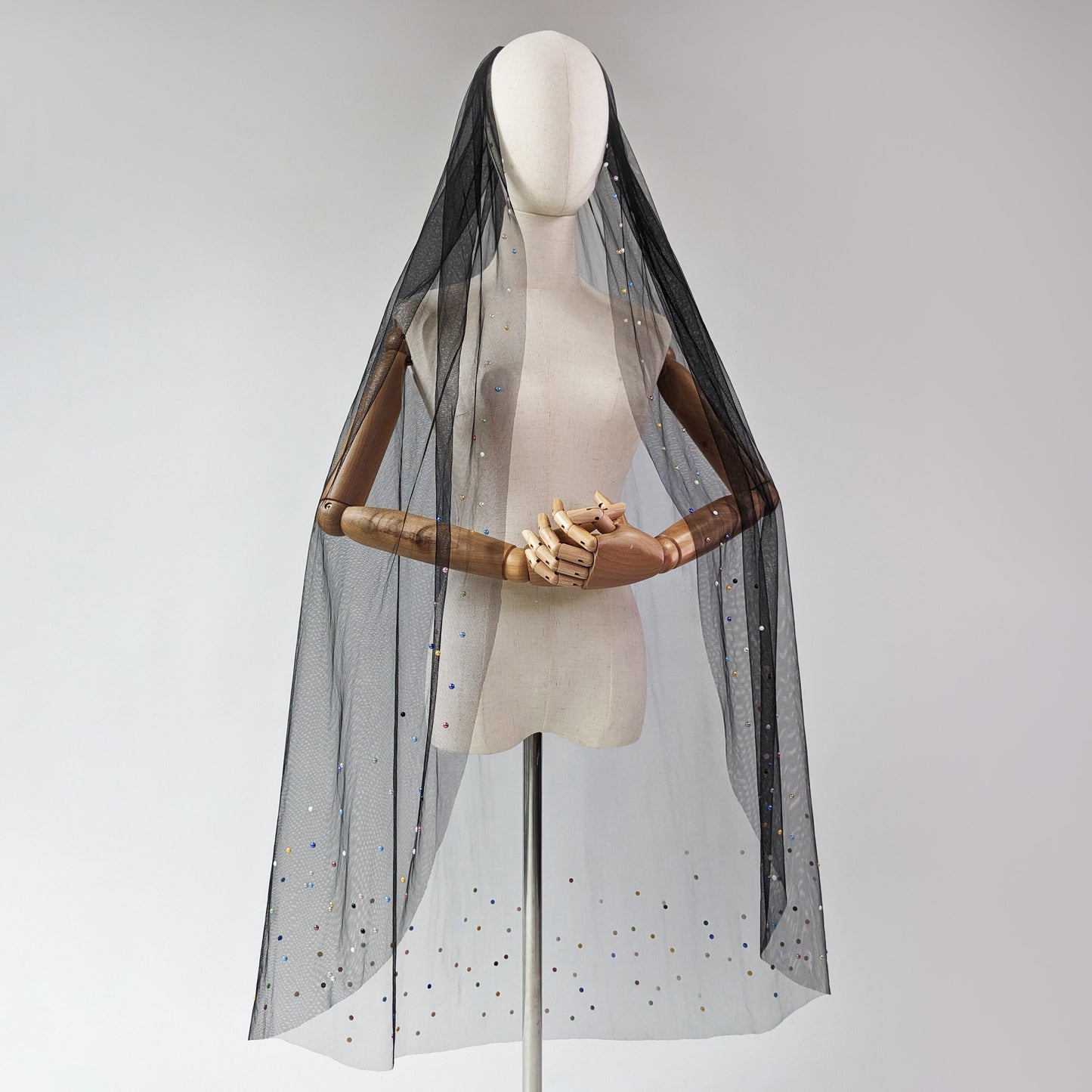 Black Colorful Pearl Edge Veil