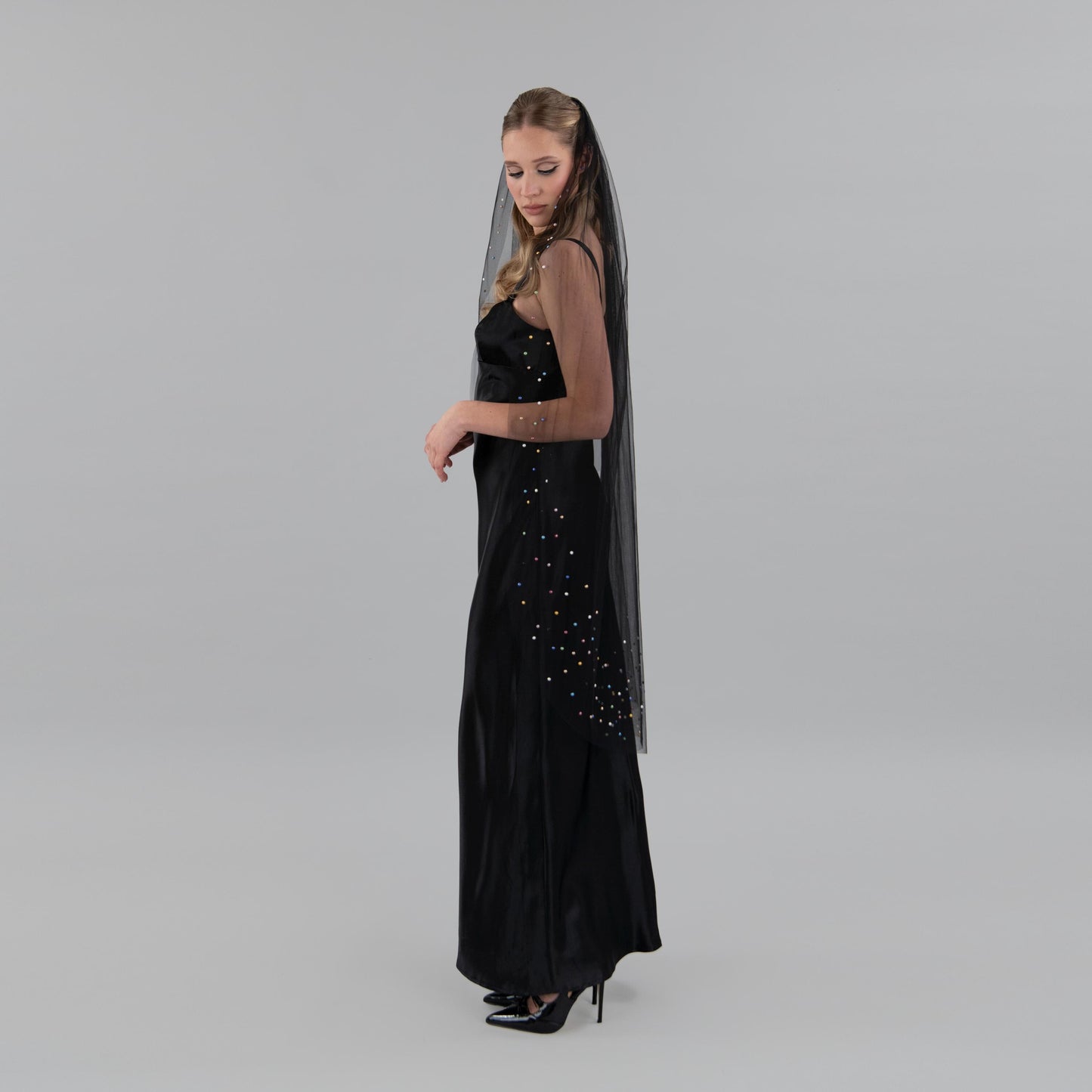 Black Colorful Pearl Edge Veil