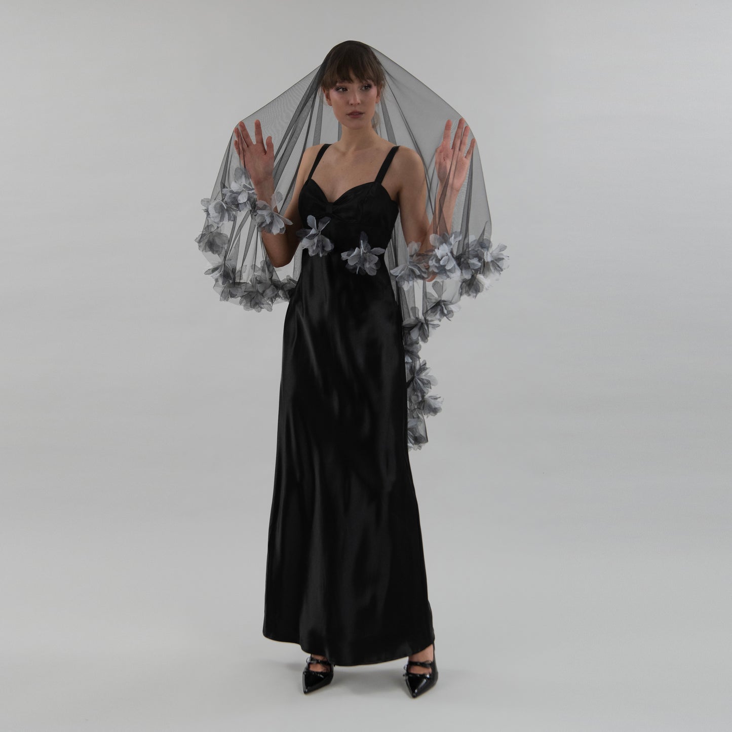 Black Organza Fluff Flower Veil