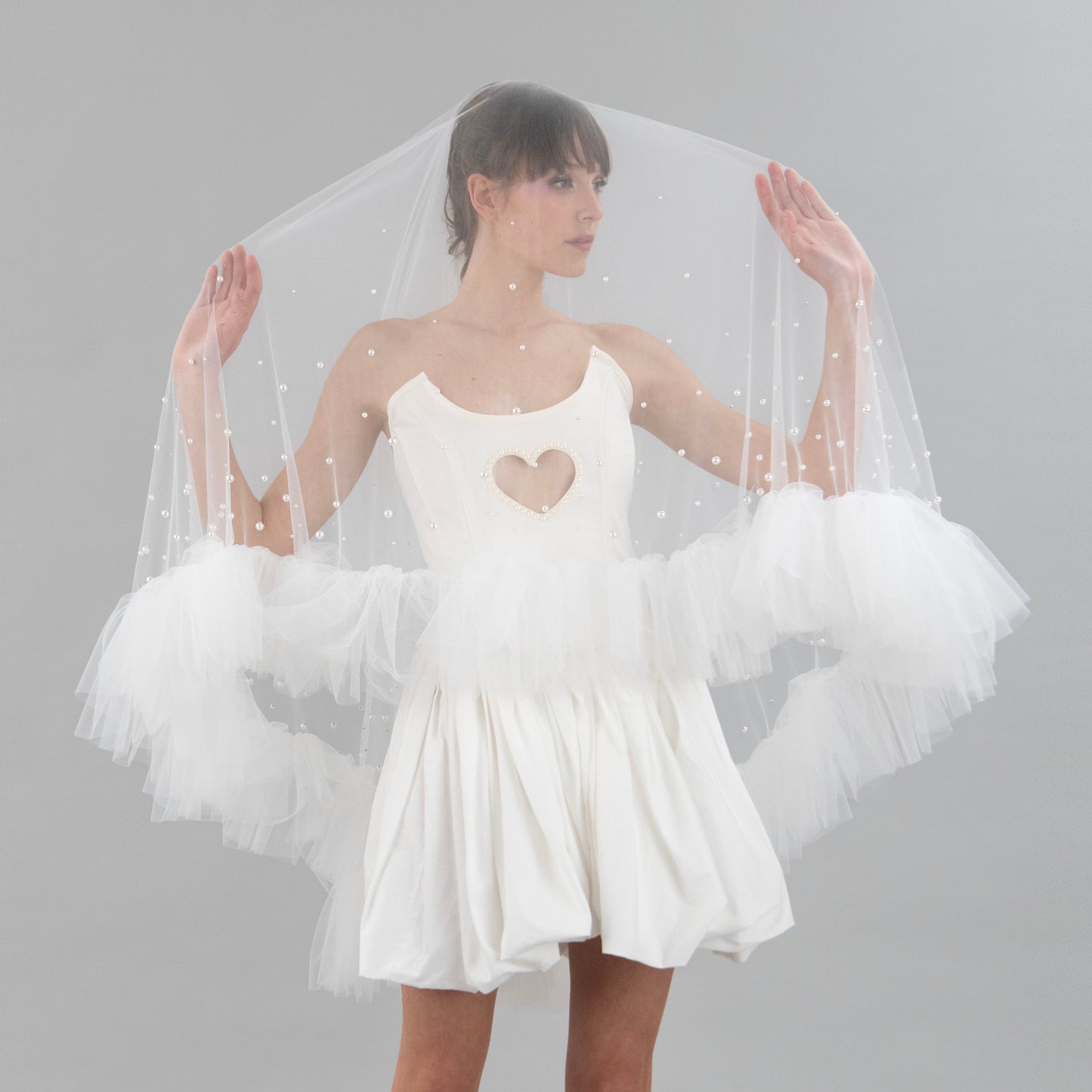 Ivory Ruffle Pearl Veil