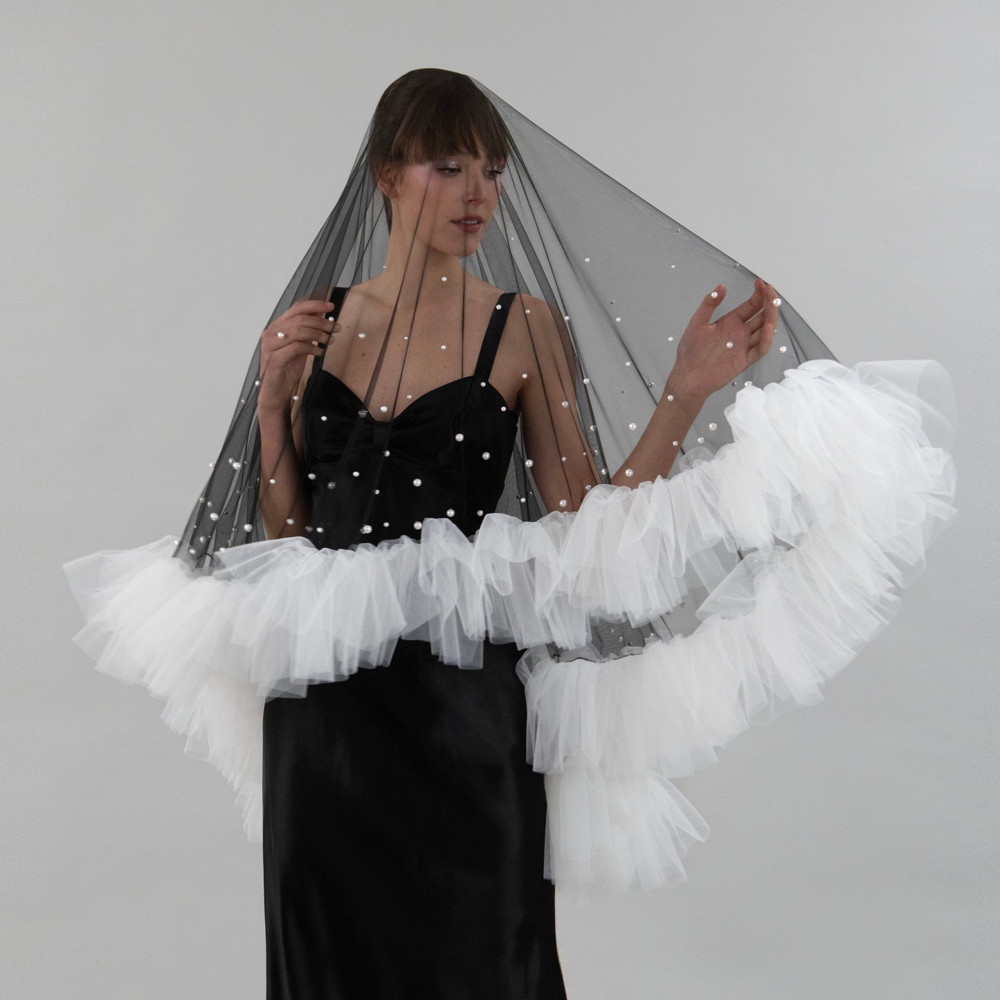 Black and Ivory Ruffle Pearl Veil