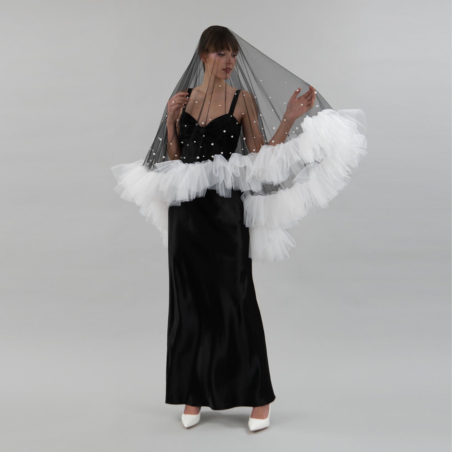 Black and Ivory Ruffle Pearl Veil