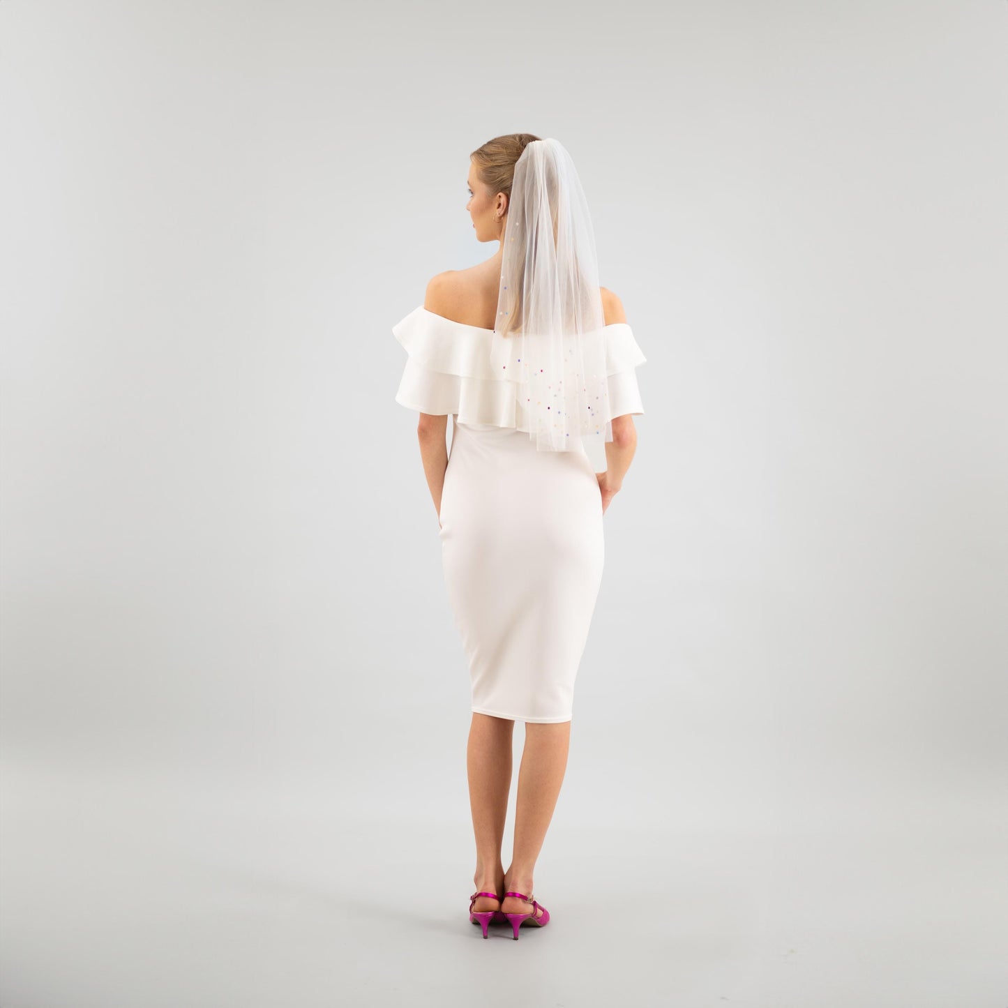 Ivory Colorful Pearl Edge Veil