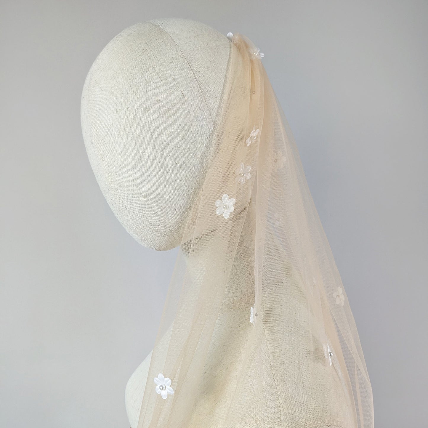 Dark Champagne Cascading 3D Flower Veil