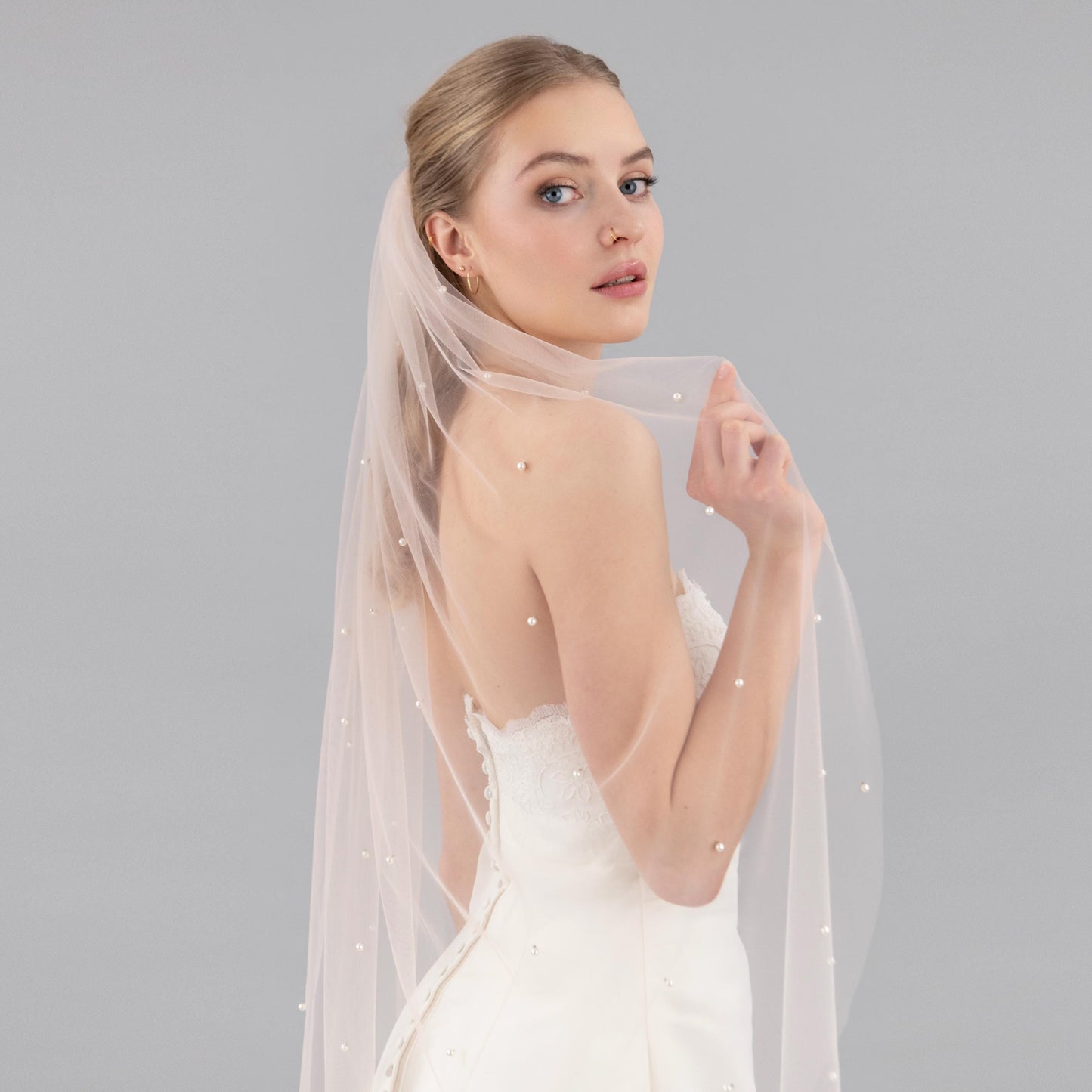 Nude Blush Pearl Veil