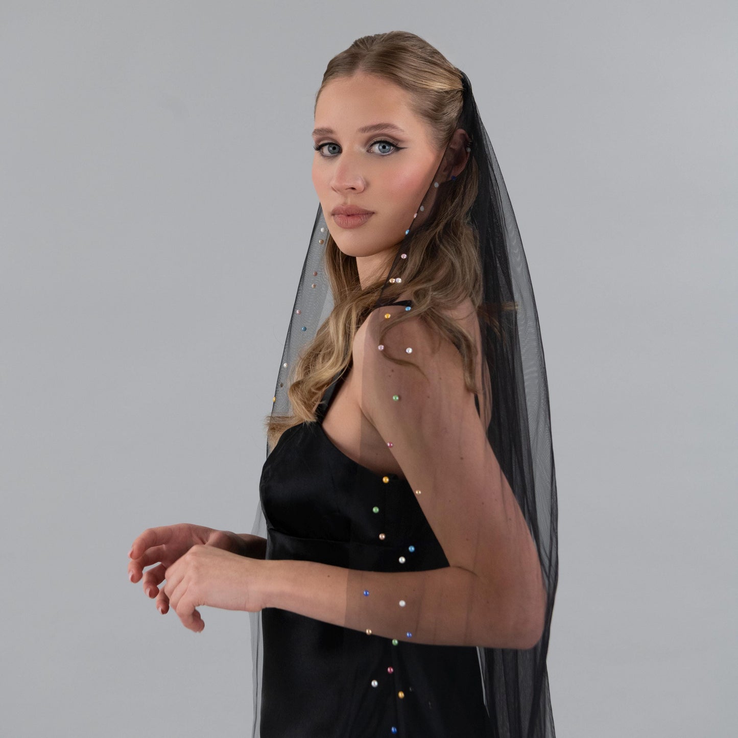 Black Colorful Pearl Edge Veil