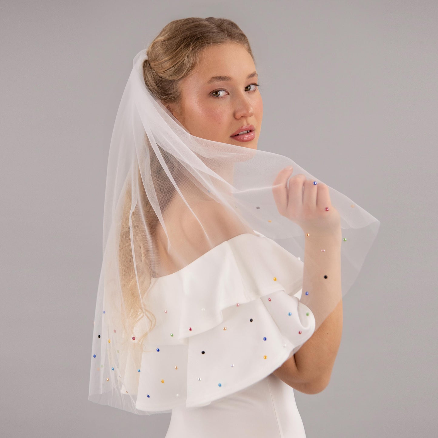Ivory Colorful Pearl Edge Veil