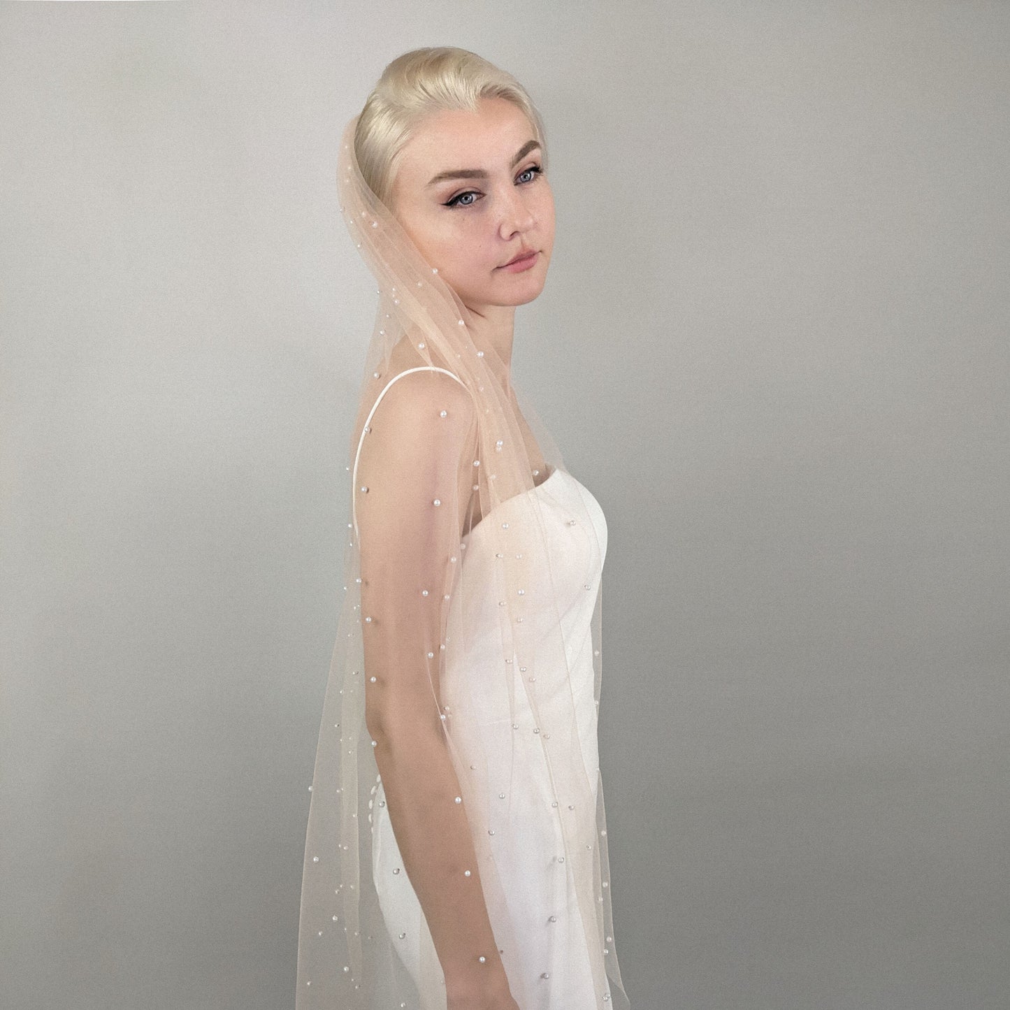 Nude Blush Pearl Veil