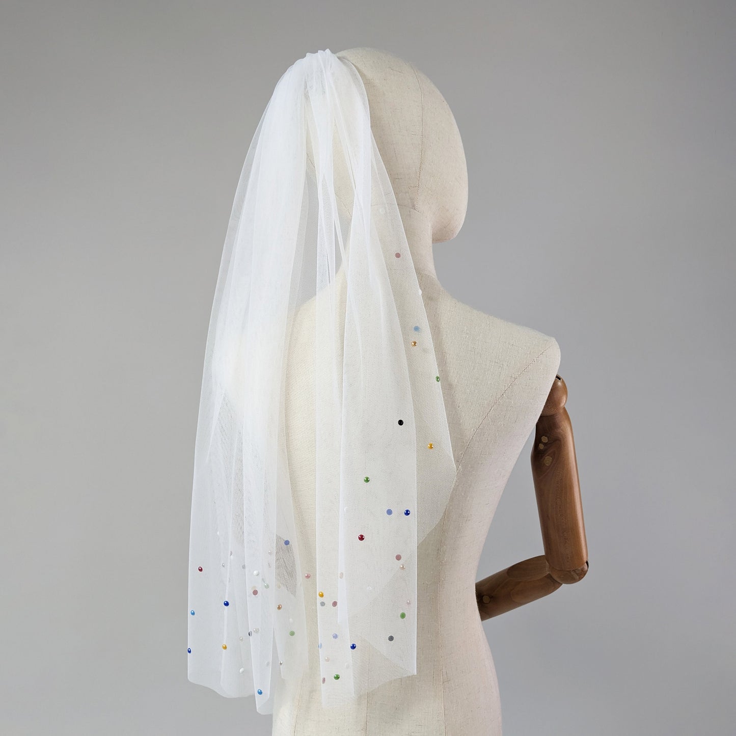 Ivory Colorful Pearl Edge Veil